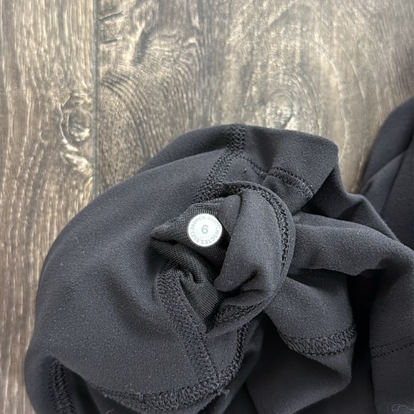 Women’s Black Lululemon Align Leggings - Size 6 - 27” - GREAT Condition - Picture 6 of 7